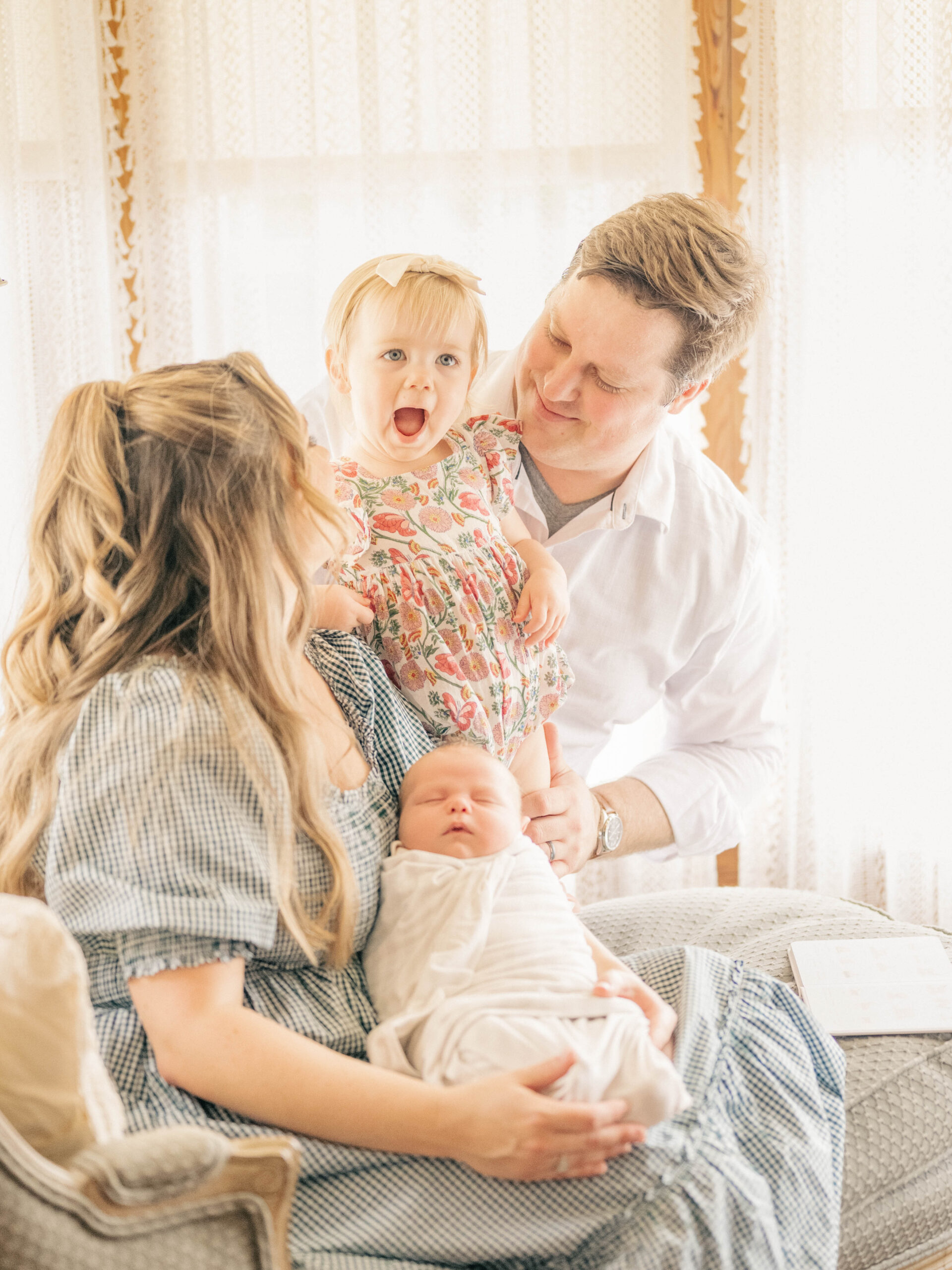 Carlson_family_yellow_house-9220
