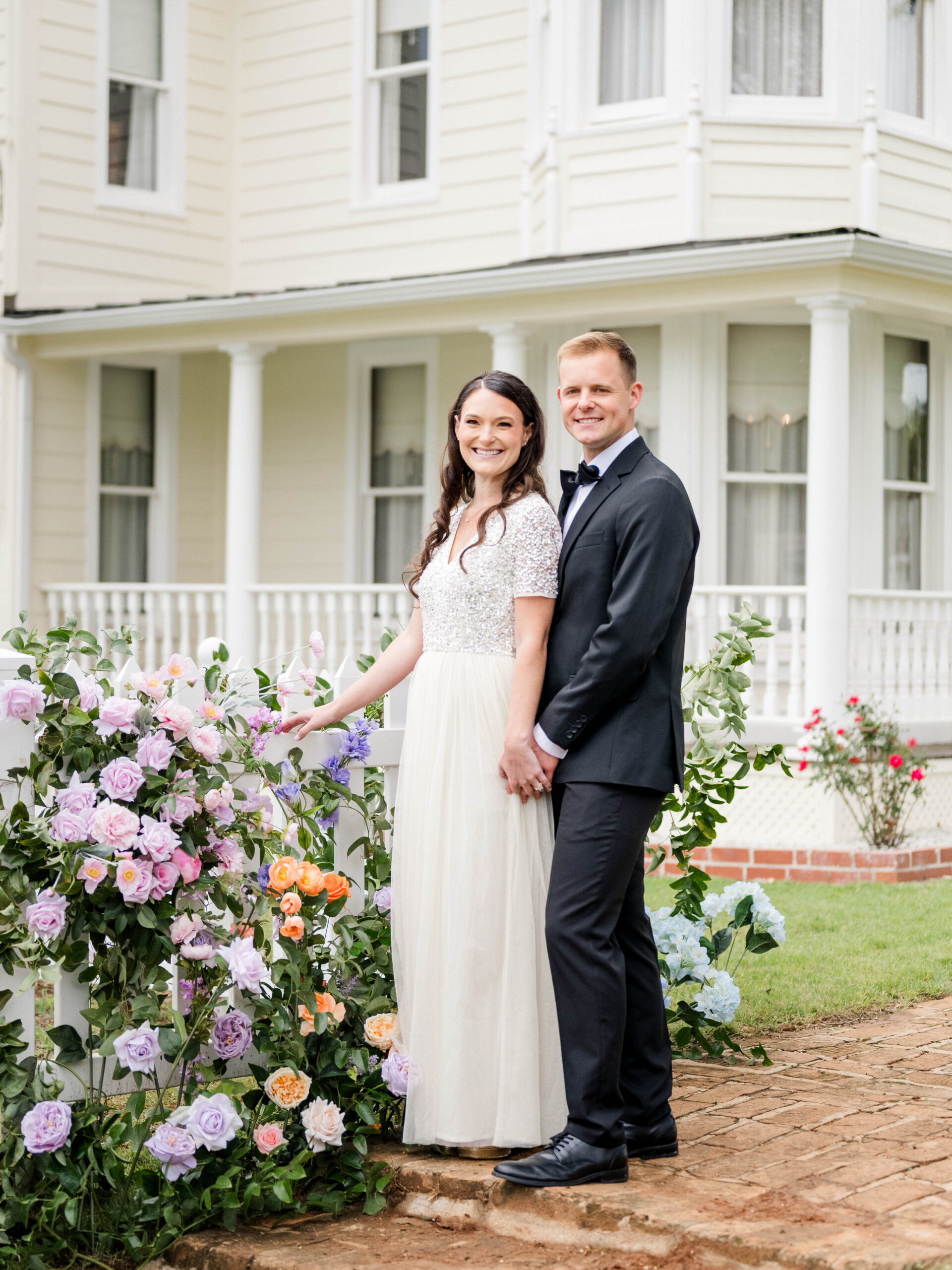 Couple_yellow_house-9080